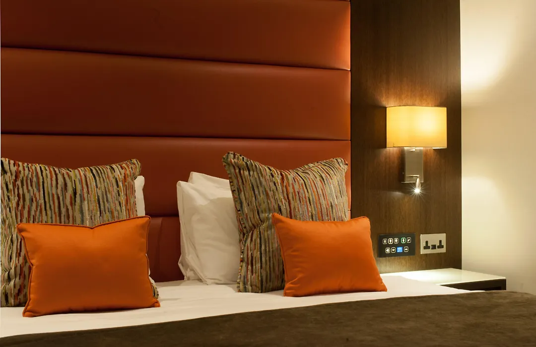 St George'S Hotel - Wembley-1